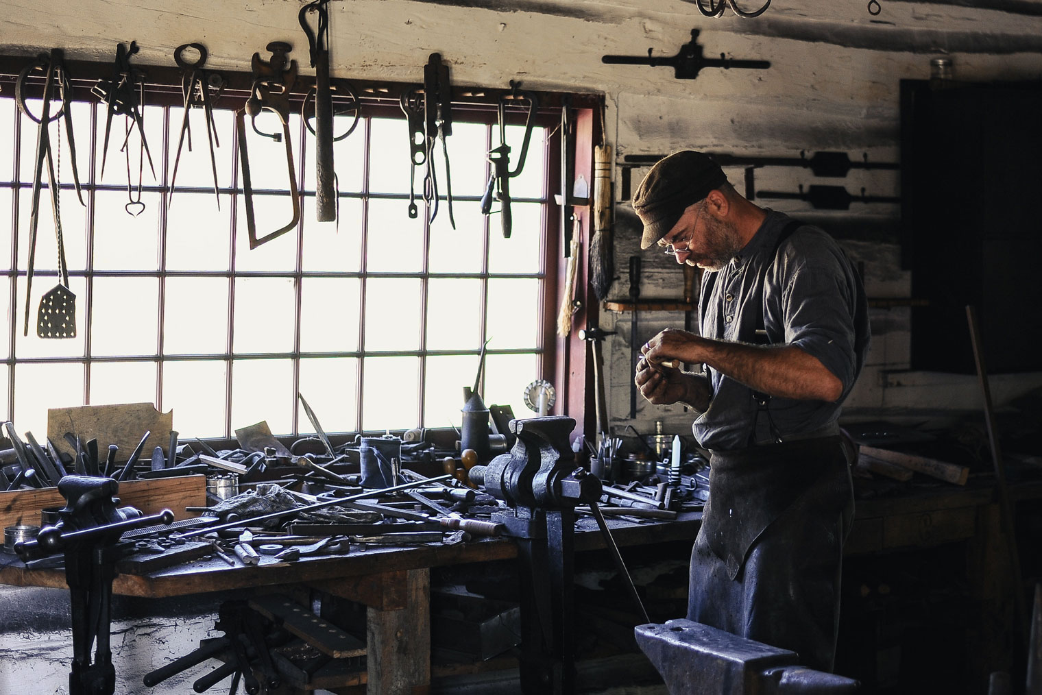 En håndverker som driver enkeltpersonforetak